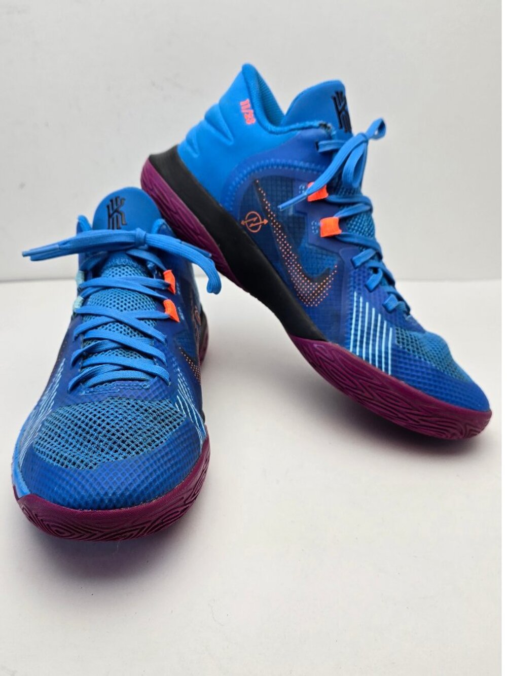 Nike Kyrie Flytrap 5 GS  "Light Photo Blue Red Plum" 7Y / Style Code: DD0340-407